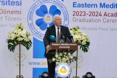 “Yükseköğretim Planlama, Denetleme, Akreditasyon ve Koordinasyon Kurulu (YÖDAK) Başkanı Prof. Dr. Turgay Avcı, DAÜ Lisans ve Önlisans Mezunlarının gurur gününde mutluluklarını paylaştı”